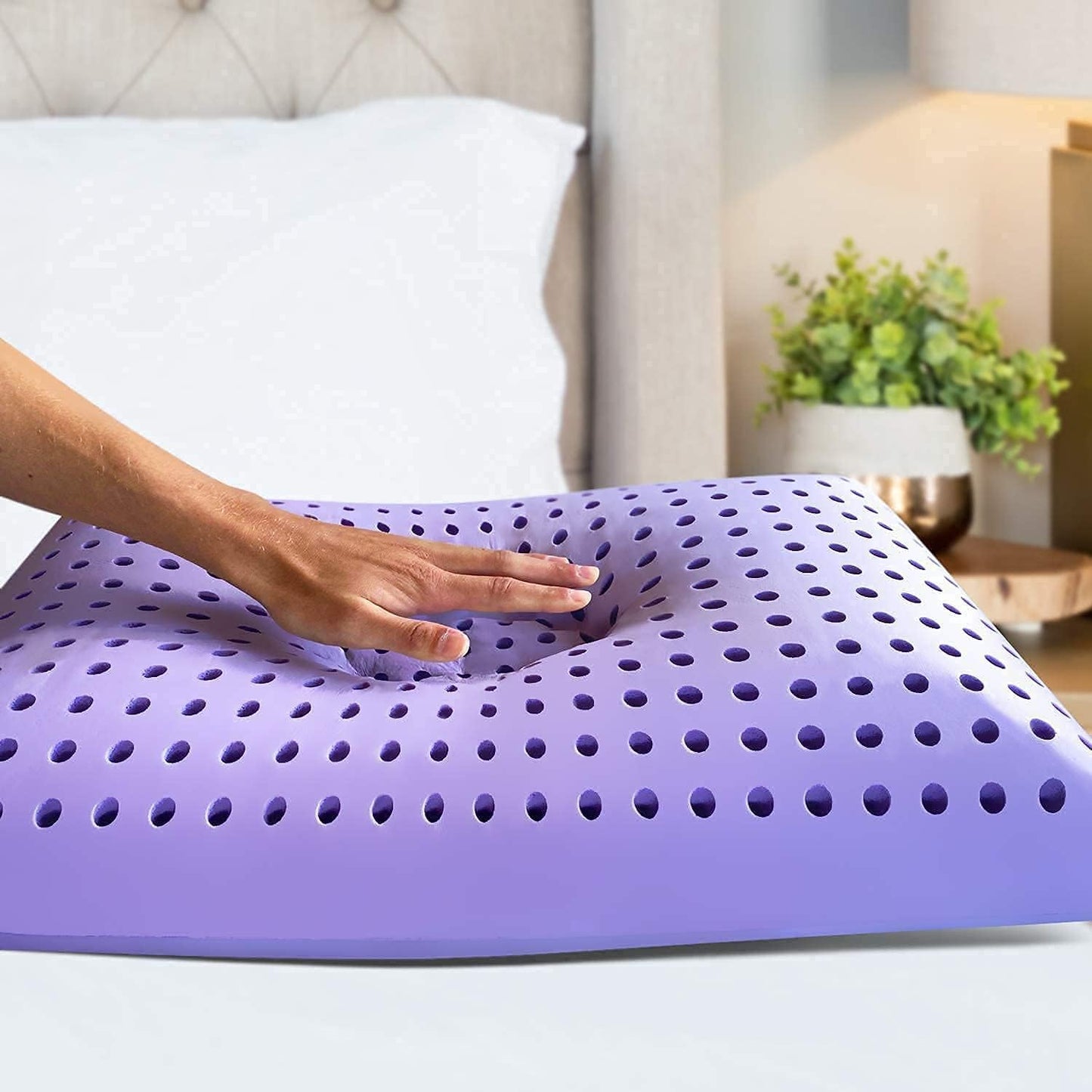 Ortopedik Boyun Yastığı – Delikli Hafızalı Sünger Ergonomik Mor Uyku Yastığı